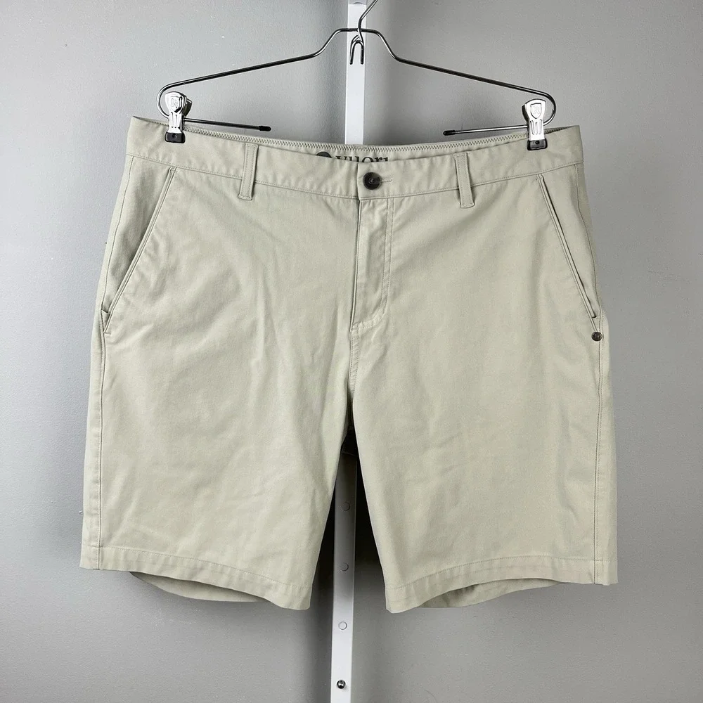 Vuori Meta Shorts Mens 36 Cream Performance Chino Stretch Golf